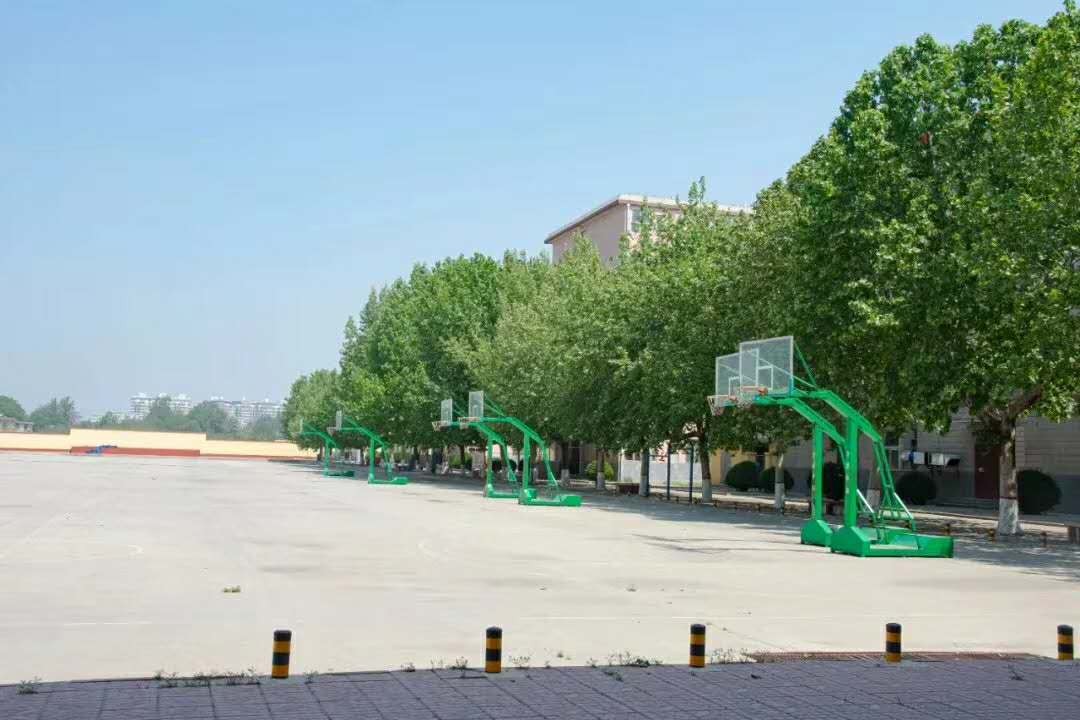 石家庄冀联医学院有篮球场吗？