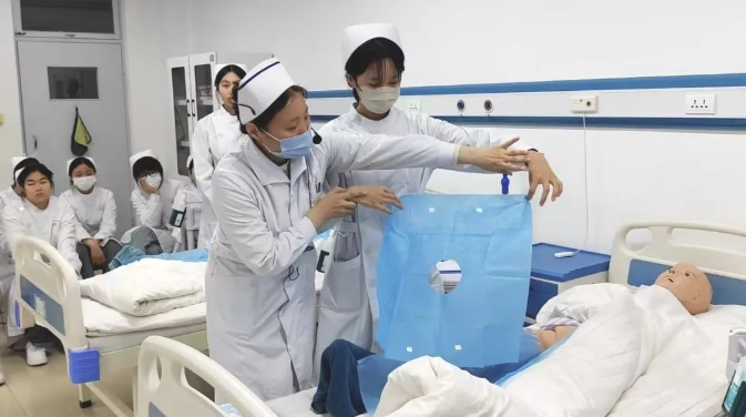 石家庄冀联医学中等专业学校护理实训01.png
