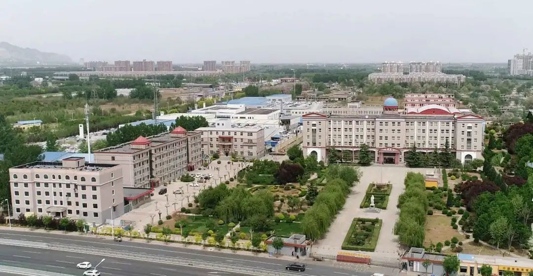 1784081348160757.jpg 石家庄冀联医学院鸟瞰学校图片.jpg